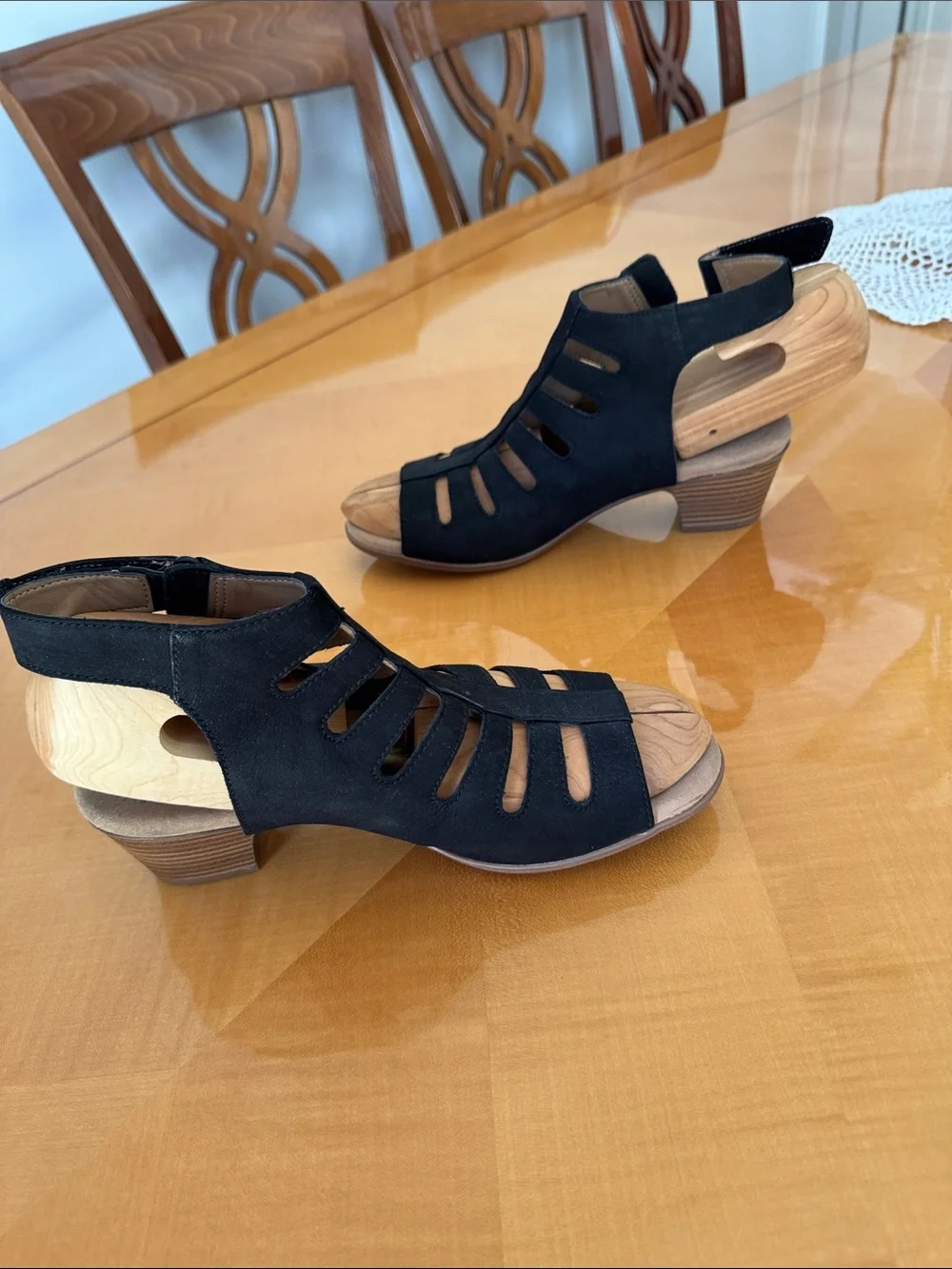 Cloudsteppers by Clarks Black Cutout Slingback Sandals size 9